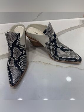 Gianni Bini 9 White Black Python Print Leather Slip On Mules Cowboy Heel NWOB